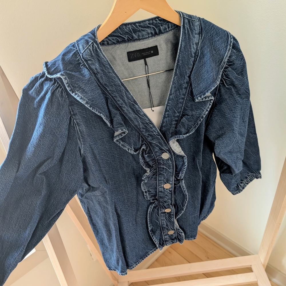 NWT Zara Denim Ruffle Button-Front Blouse In Dark Wash - M - Picture 5 of 7